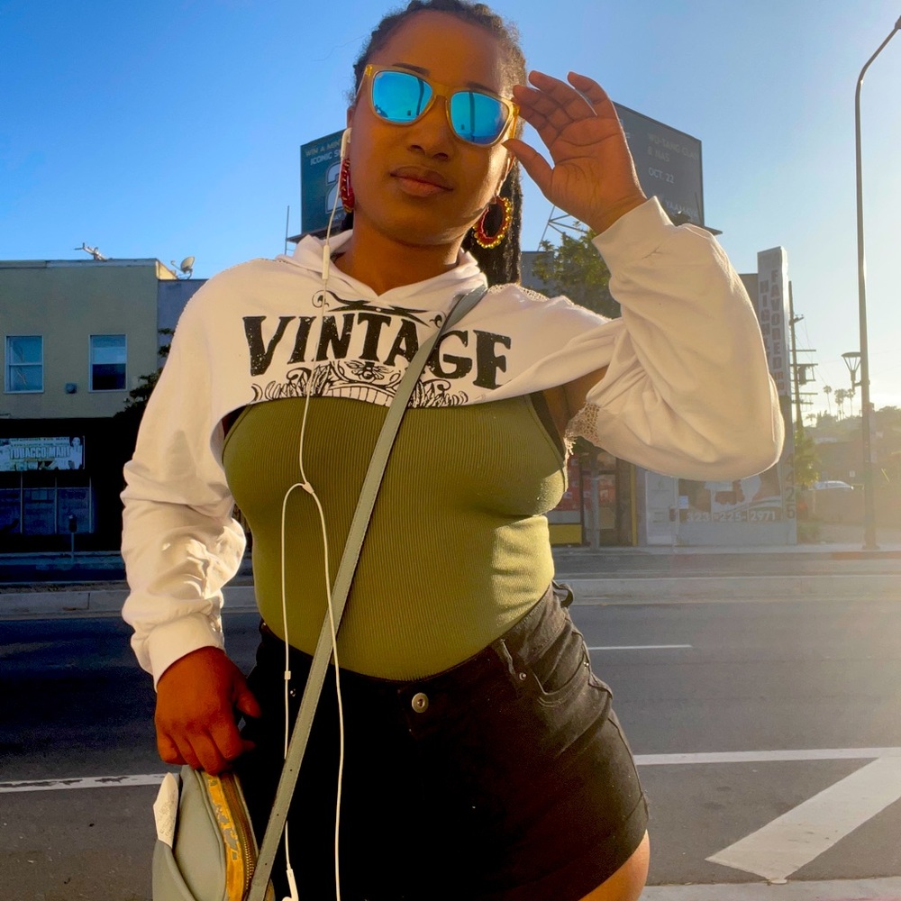 Extreme crop top. Size M. No damages.